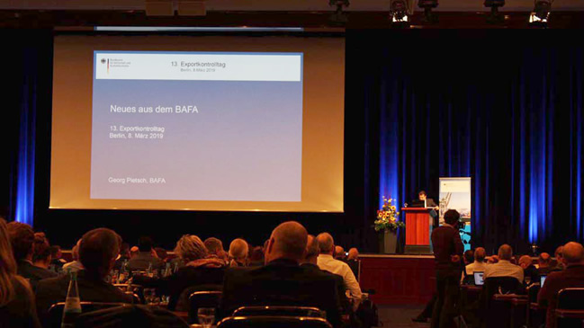 Herr Georg Pietsch, Abteilungsleiter Ausfuhrkontrolle, berichtet Neues aus dem BAFA Herr Georg Pietsch, Abteilungsleiter Ausfuhrkontrolle, berichtet Neues aus dem BAFA