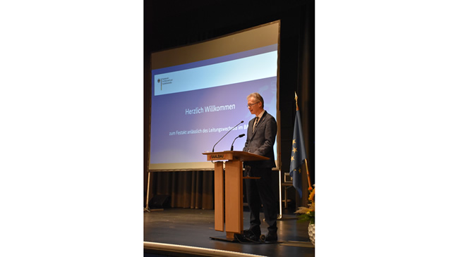 Festakt zur Verabschiedung des BAFA-Präsidenten Andreas Obersteller und zur Einführung des neuen Präsidenten Torsten Safarik Festakt zur Verabschiedung des BAFA-Präsidenten Andreas Obersteller und zur Einführung des neuen Präsidenten Torsten Safarik