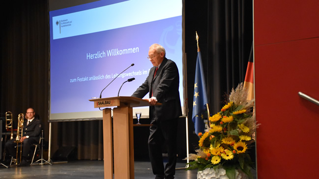 Festakt zur Verabschiedung des BAFA-Präsidenten Andreas Obersteller und zur Einführung des neuen Präsidenten Torsten Safarik Festakt zur Verabschiedung des BAFA-Präsidenten Andreas Obersteller und zur Einführung des neuen Präsidenten Torsten Safarik