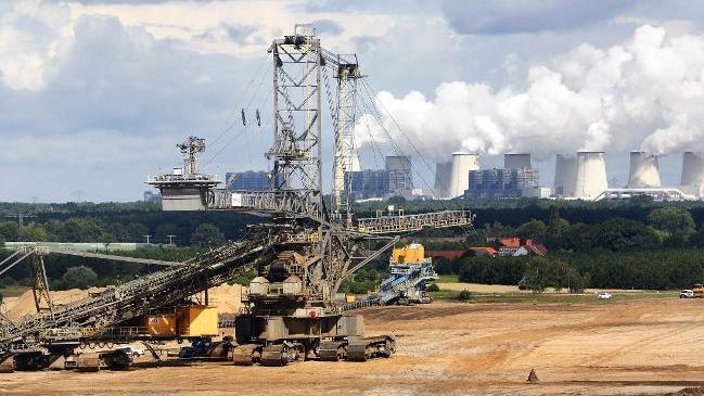 verweist auf:  Anpassungsgeld gemäß Kohleverstromungsbeendigungsgesetz (KVBG) Das Bild zeigt einen Braunkohletagebau (verweist auf:  Anpassungsgeld gemäß Kohleverstromungsbeendigungsgesetz (KVBG))