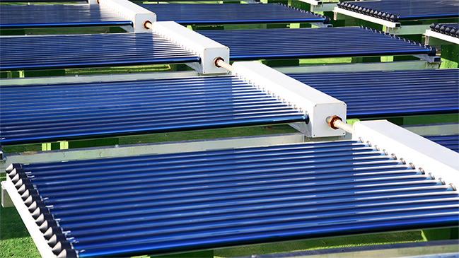 Fläche mit Röhrenkollektoren Fläche mit Röhrenkollektoren