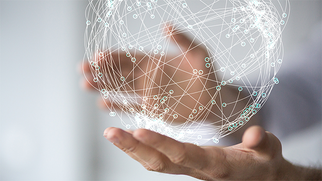 verweist auf: Auslandsmarkterschließung Zwei Hände, die ein stilisiertes Netzwerk aus lauter Linien halten (verweist auf: Auslandsmarkterschließung)